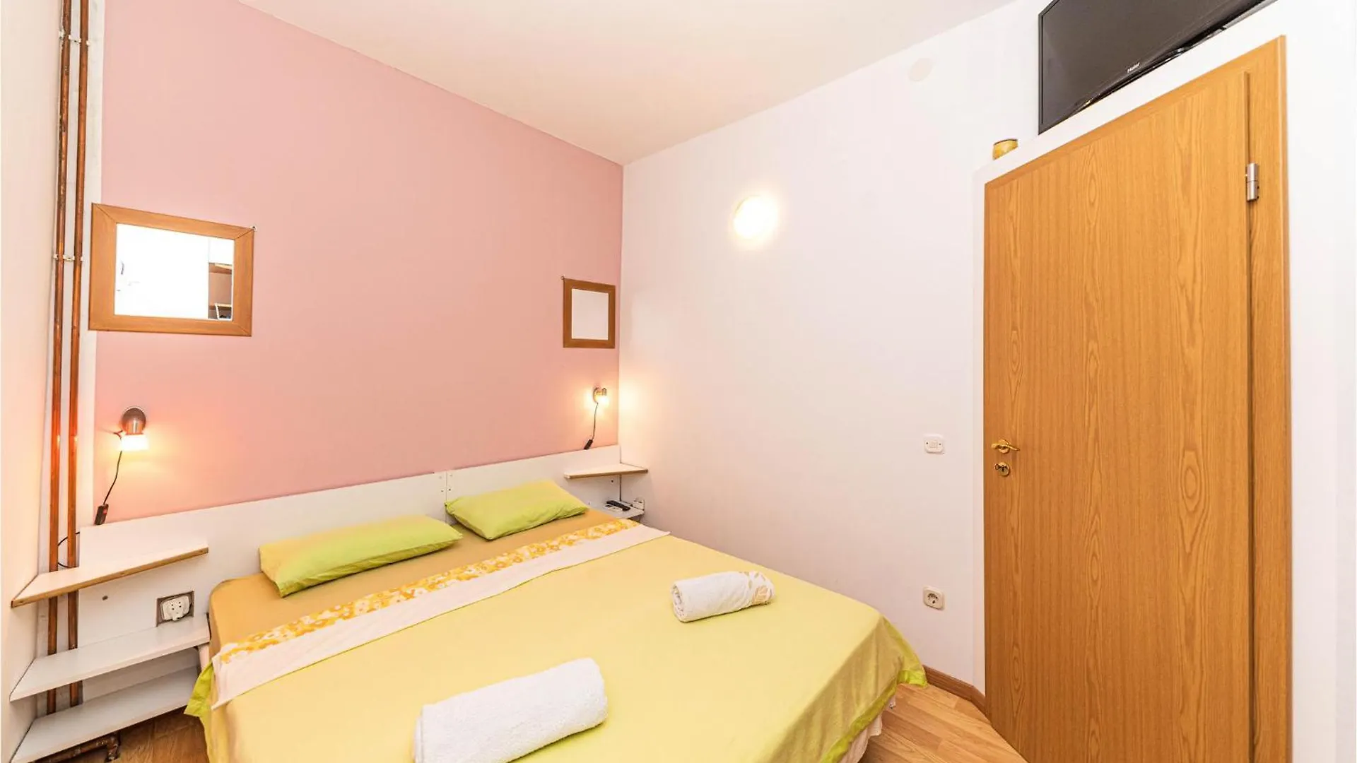 Gorgeous Home In Seget Donji With Wifi تروغير